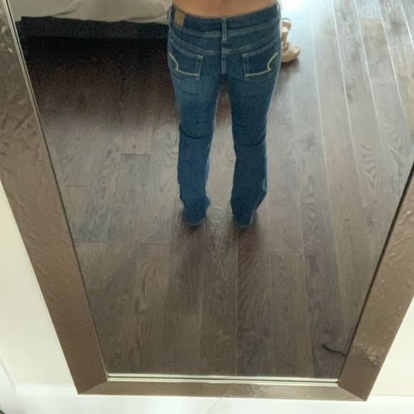 Women’s American Eagle Jeans - Picture 3 of 9